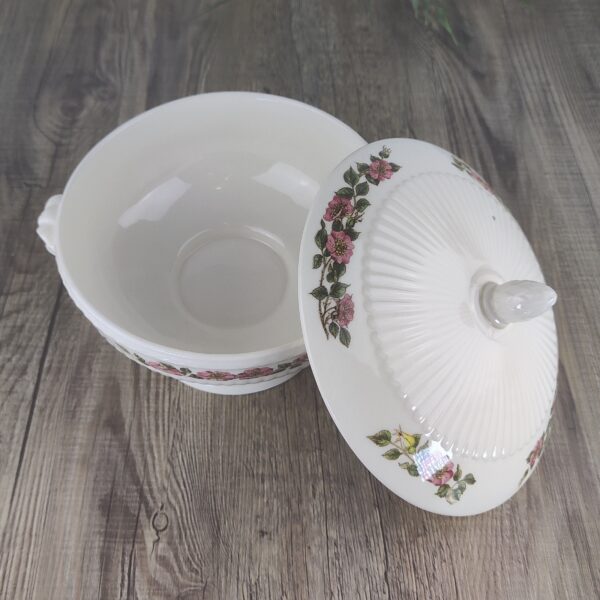 Wedgwood Briar Rose Dekschaal met Deksel 18 cm