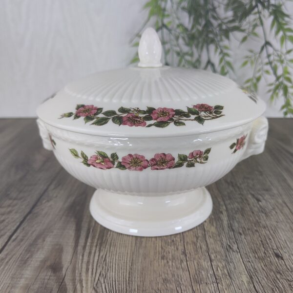 Wedgwood Briar Rose Dekschaal met Deksel 18 cm Wedgwood Briar Rose Dekschaal met Deksel 18 cm