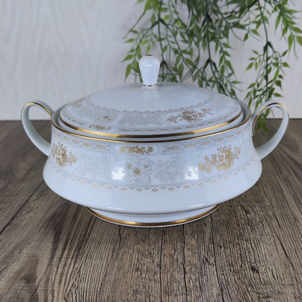 Noritake Keegan Dekschaal met Deksel Noritake Keegan Dekschaal met Deksel