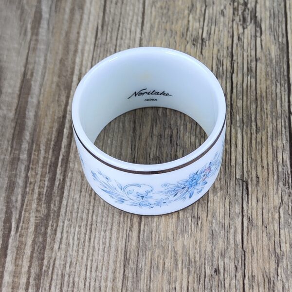 Noritake Blue Hill Servetring