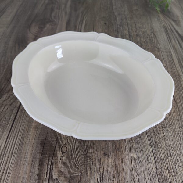 Wedgwood Queens Shape Groenteschaal