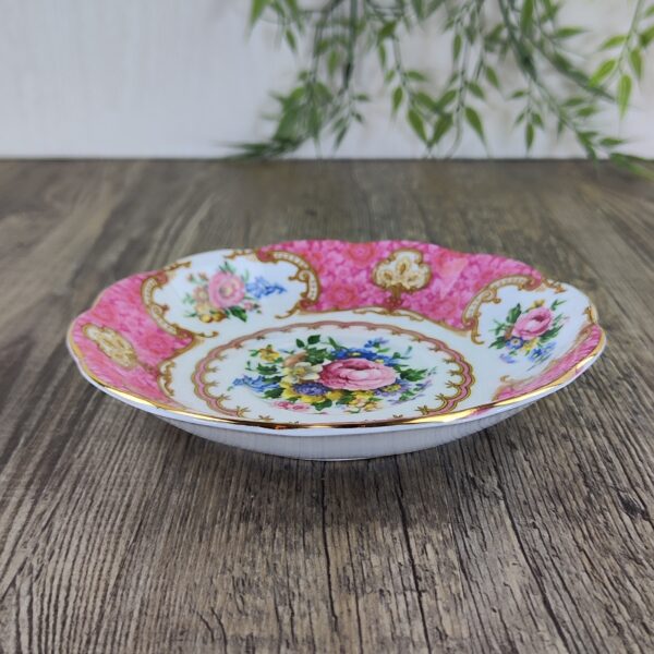 Royal Albert Lady Carlyle Schotel