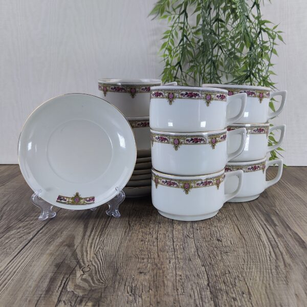 Richard Ginori Kop kom met Schotel 8 stuks 1 Richard Ginori Kop kom met Schotel 8 stuks 1