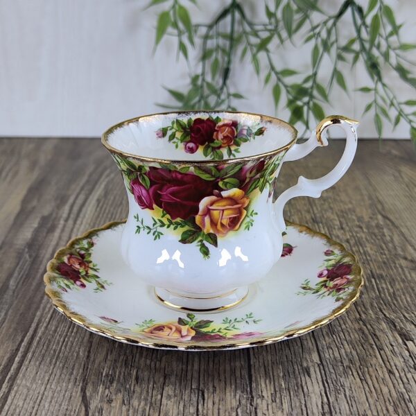 Royal Albert Old Country Roses Dameskop en Schotel 1