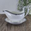 Wedgwood Amherst Saus- Juskom met losse Schotel 1