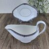 Wedgwood Amherst Saus- Juskom met losse Schotel 3