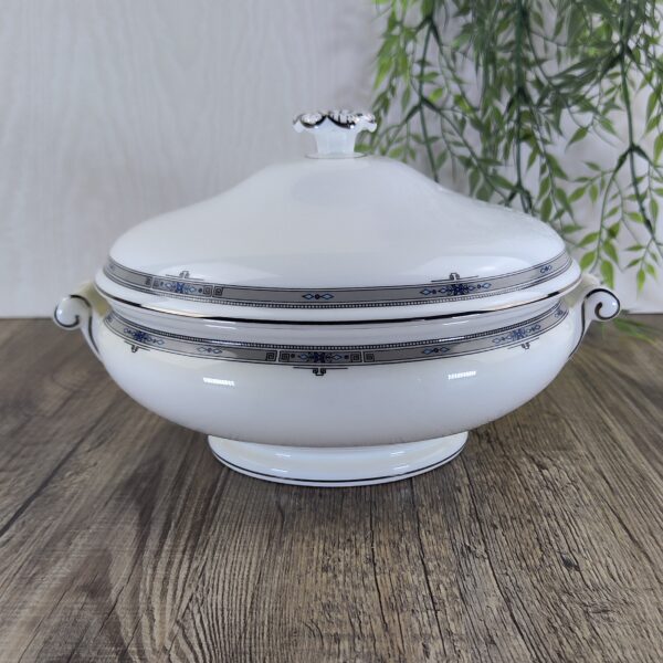 Wedgwood Amherst Terrine Dekschaal met Deksel 1 Wedgwood Amherst Terrine Dekschaal met Deksel 1