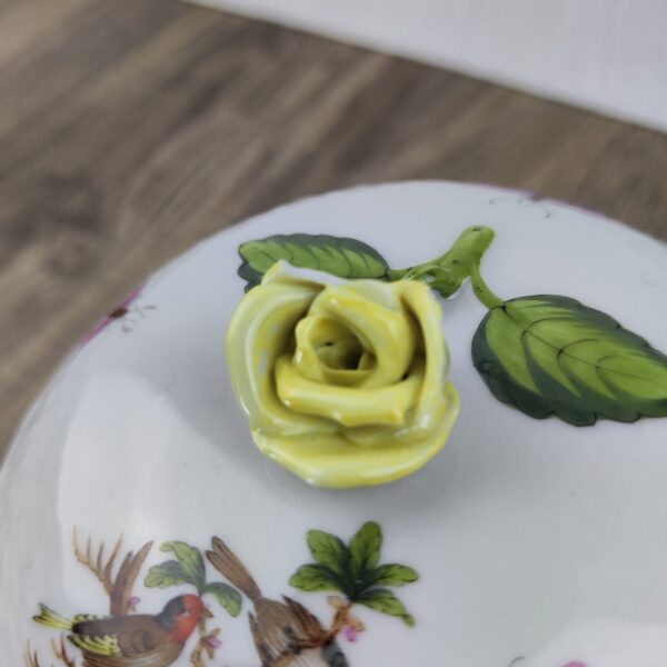 Herend Rothschild Bird 662 Bonbonnierre rond met Deksel (roosje lichte schade) 4