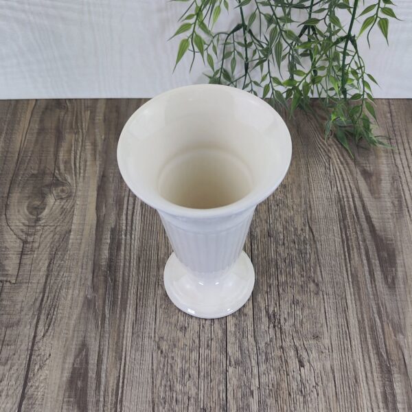 Wedgwood Edme Vaas 17cm hoog sierrand 2