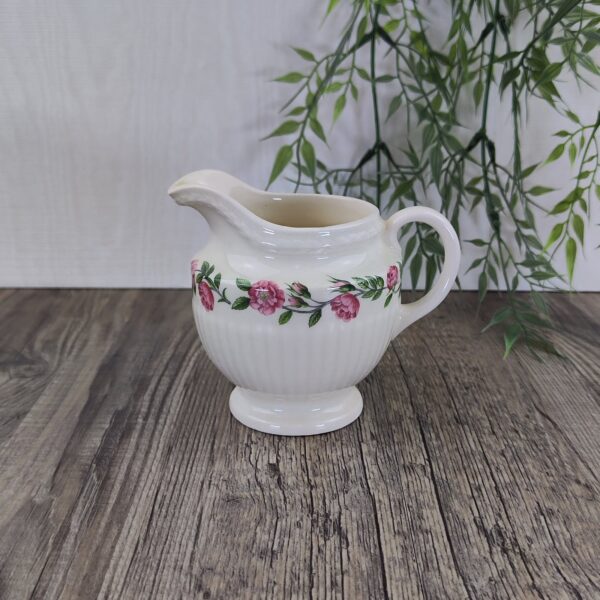 Wedgwood Rosalind Melk-Roomkannetje groot 1 Wedgwood Rosalind Melk-Roomkannetje groot 1