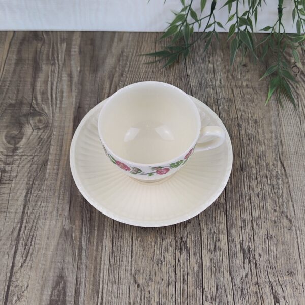 Wedgwood Rosalind Theekop & schotel 2