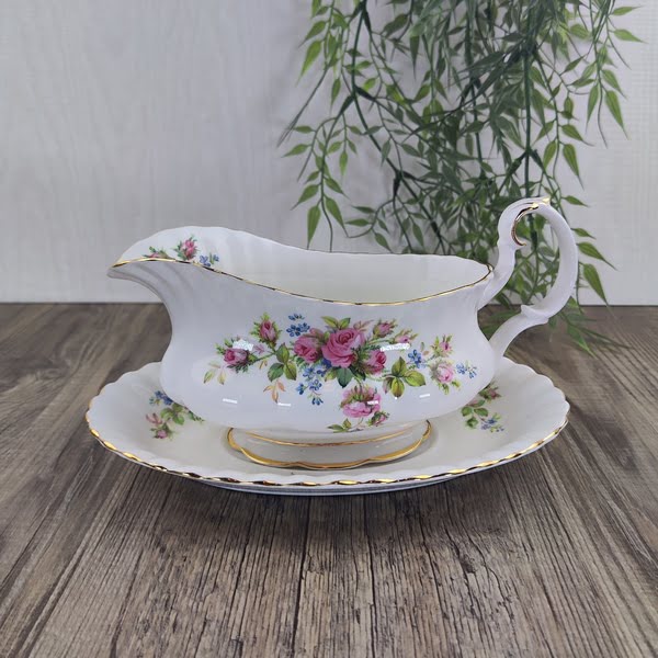 Royal Albert Moss Rose Sauciere Juskom losse Schotel 1 Royal Albert Moss Rose Sauciere Juskom losse Schotel 1