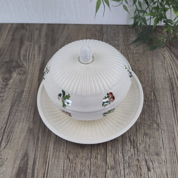 Wedgwood Conway Boterschaaltje met Deksel en vaste Schotel 2