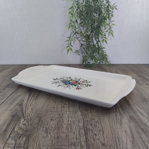 Wedgwood Conway Cakeschaal groot 2