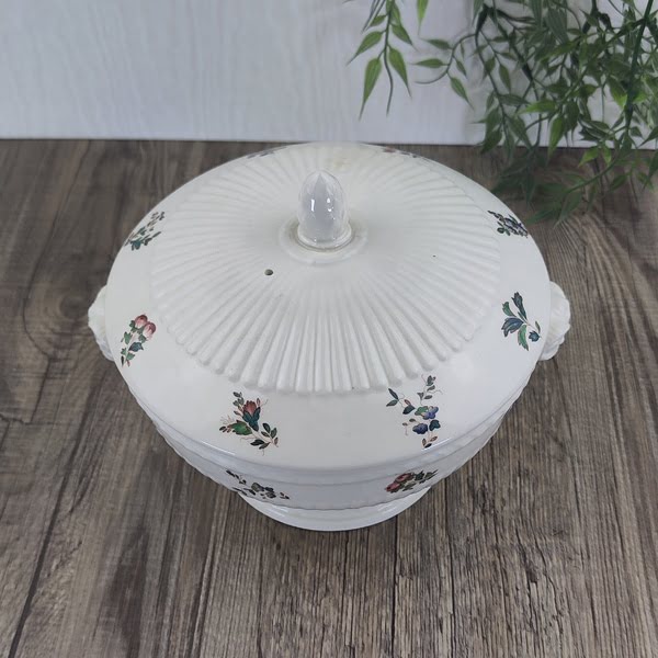 Wedgwood Conway Dekschaal met deksel 18cm 2