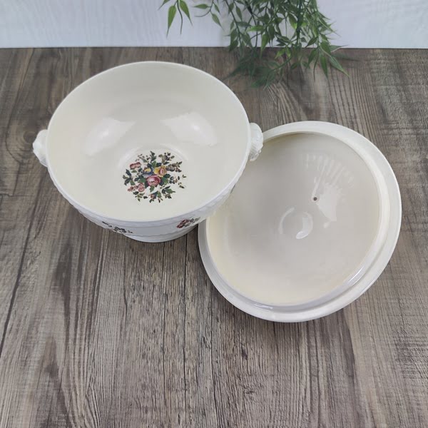 Wedgwood Conway Dekschaal met deksel 18cm 3