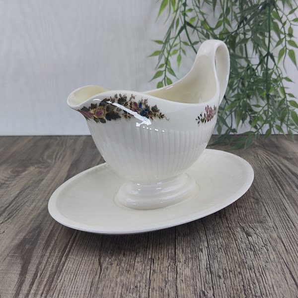 Wedgwood Conway Saus- Juskom vaste schotel 3