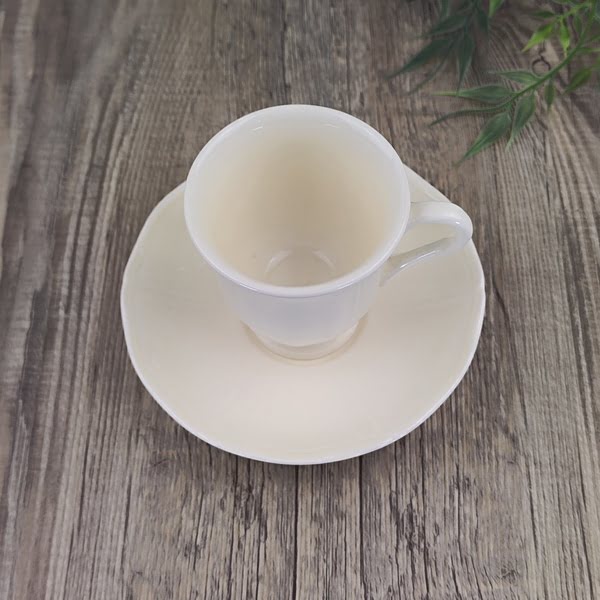 Wedgwood Queens Plain Koffiekop en Schotel 2