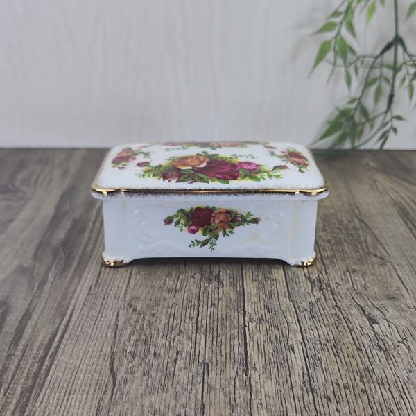 Royal Albert Old Country Roses Lepeldoosje Sieradendoosje 1