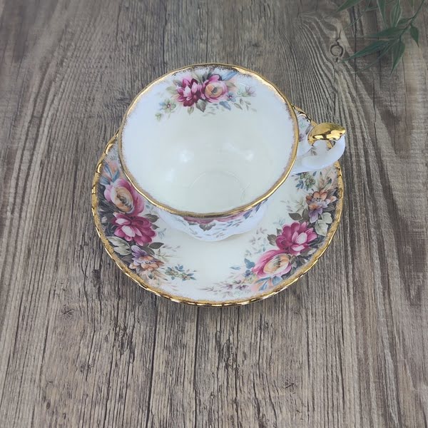 Royal Albert Autumn Roses Herenkop & schotel 2