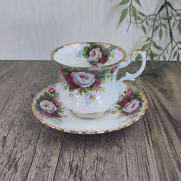 Royal Albert Celebration 1970 Dameskop & schotel 1