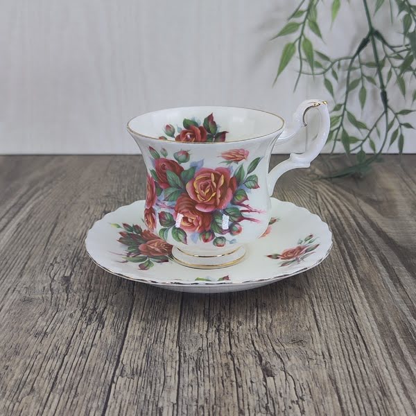 Royal Albert Centennial Rose Dameskop & schotel 1