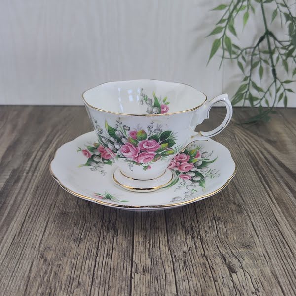 Royal Albert Lily of the Valley Kop en Schotel Malvern 1