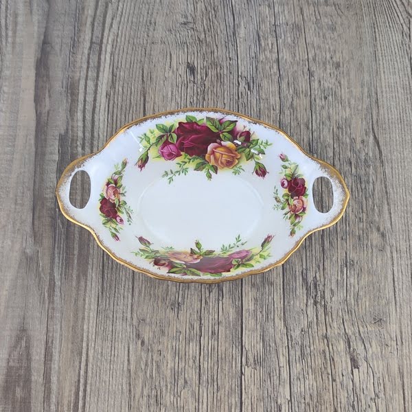 Royal Albert Old Country Roses Ovaal Bonbonschaaltje met Greepjes 9,5 x 14,8 cm 2