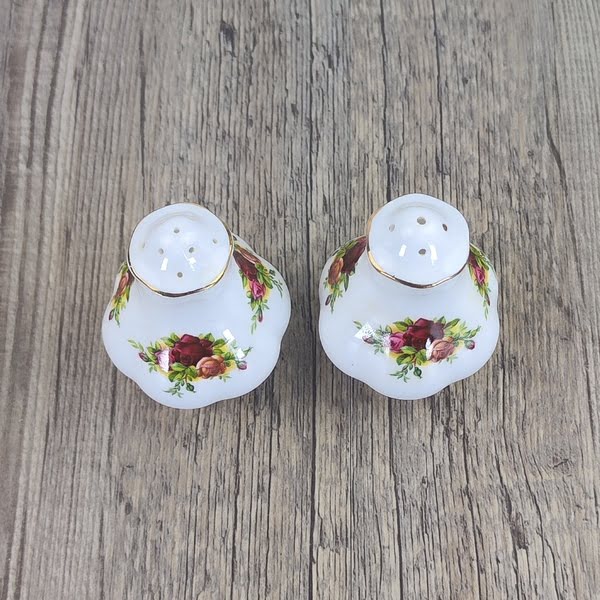 Royal Albert Old Country Roses Peper en Zoutstel 2