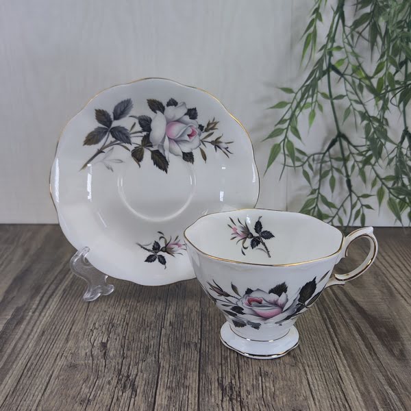 Royal Albert Queens Messenger Kop en Schotel Malvern 3