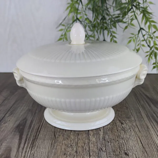 Wedgwood Edme Dekschaal met Deksel 20 cm