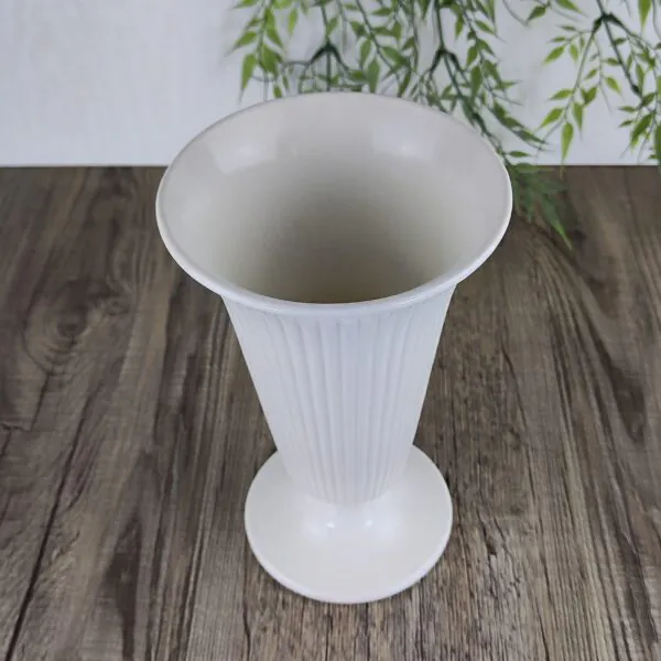 Wedgwood Edme Vaas 20 cm hoog mat