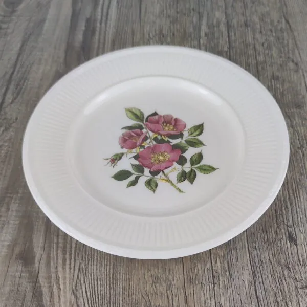 1738951414126 Wedgwood Briar Rose Gebaksbordje 18 cm