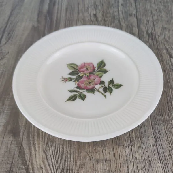 1738951414213 Wedgwood Briar Rose Gebaksbordje 16 cm
