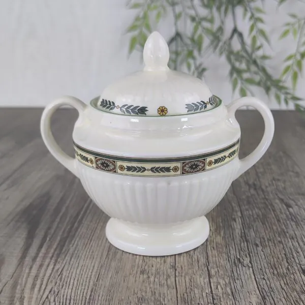 Wedgwood Carlton Suikerpot met Deksel Wedgwood Carlton Suikerpot met Deksel