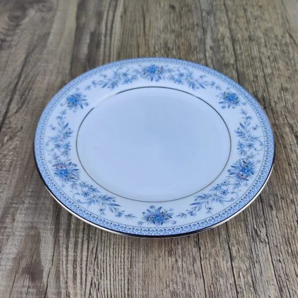 1739353515461 Noritake Blue Hill Gebaksbordje
