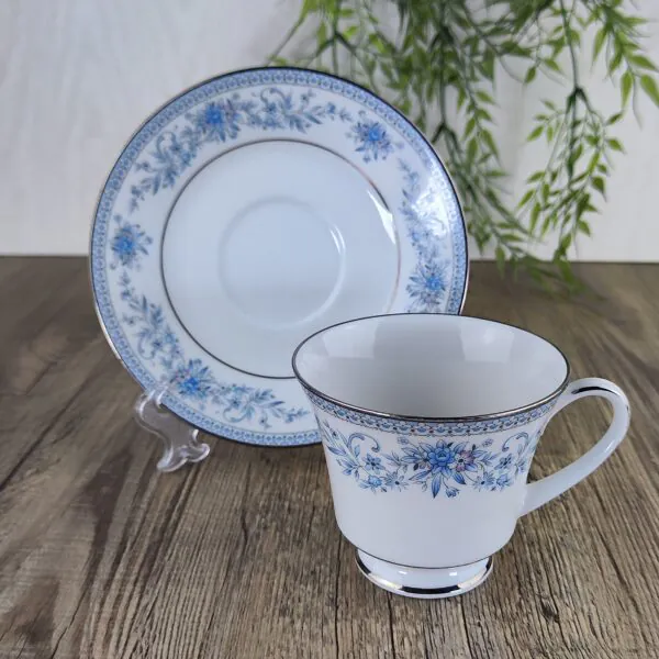 1739353516156 Noritake Blue Hill Theekop & Schotel