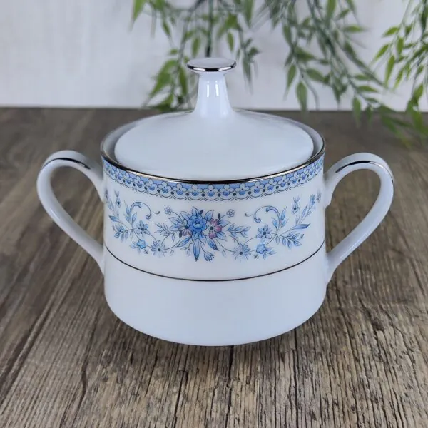 Noritake Blue Hill Suikerpot met Deksel Noritake Blue Hill Suikerpot met Deksel