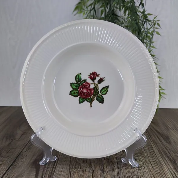 Wedgwood Moss Rose Diep Bord 23 cm Wedgwood Moss Rose Diep Bord 23 cm