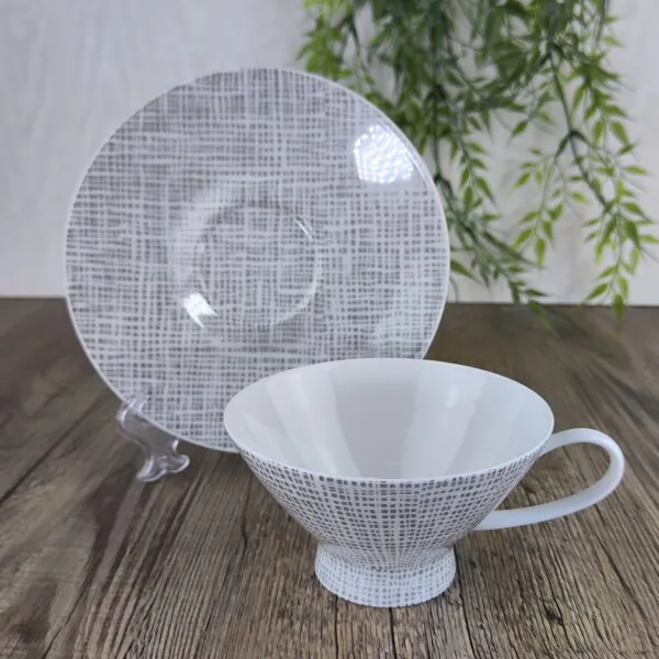 Rosenthal Studio Linie: Form 2000 Seidenbast Theekop & Schotel