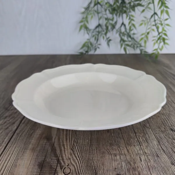 Wedgwood Queens Shape Diep Bord