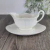 Wedgwood Queens Shape Saus- / Juskom met vaste Schotel Wedgwood Queens Shape Saus- / Juskom met vaste Schotel