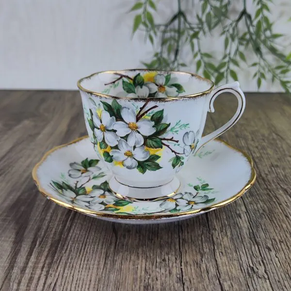 Royal Albert White Dogwood Heren Kop en Schotel Thee Royal Albert White Dogwood Heren Kop en Schotel Thee