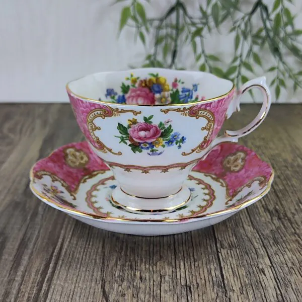 Royal Albert Lady Carlyle Kop en Schotel Royal Albert Lady Carlyle Kop en Schotel