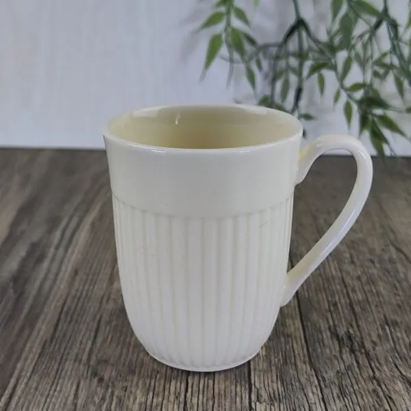 Wedgwood Edme Mok met Oor 1