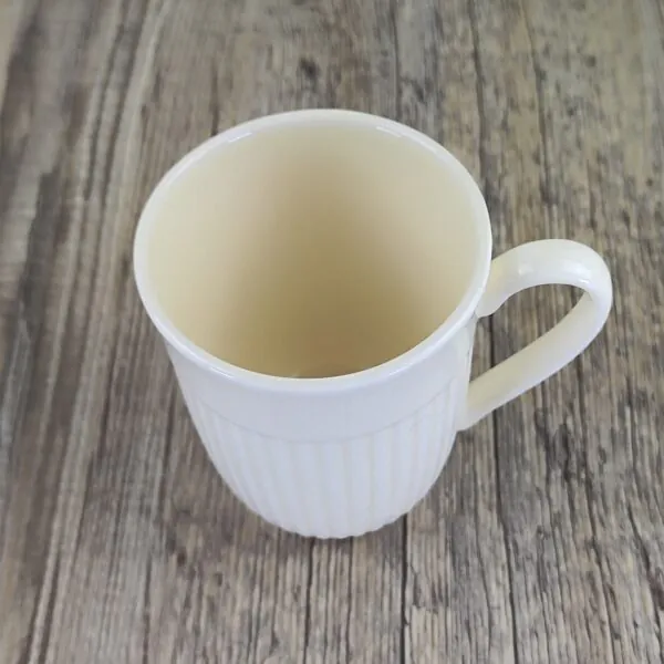 Wedgwood Edme Mok met Oor 2