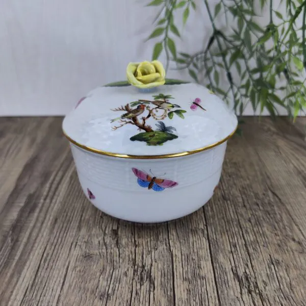 Herend Rothschild Bird 662 Bonbonnierre rond met Deksel (roosje lichte schade) 2