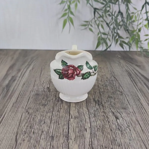 Wedgwood Moss Rose Melk-Roomkannetje klein 3 Wedgwood Moss Rose Melk-Roomkannetje klein 3