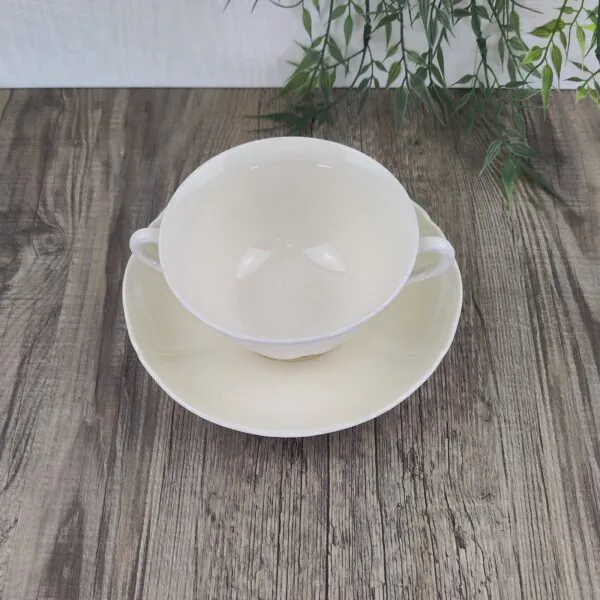 Wedgwood Queens Shape Soepkom met Schotel 2