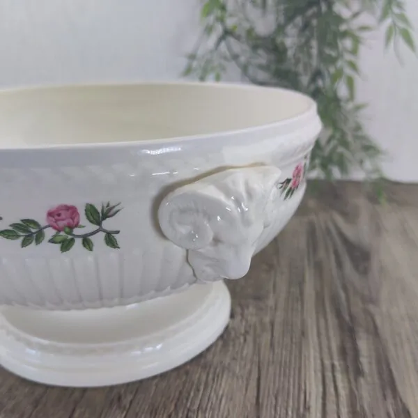 Wedgwood Rosalind Dekschaal Ø22cm 3 Wedgwood Rosalind Dekschaal Ø22cm 3